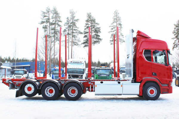 riiko-scania-r650-puutavara-auto3