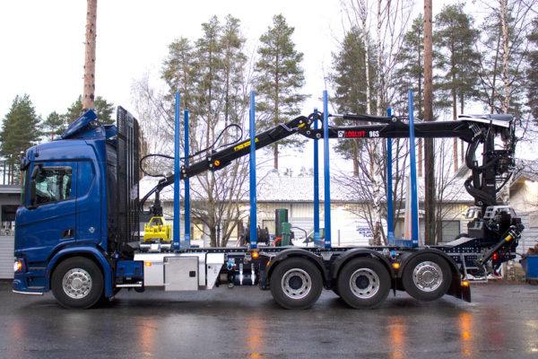 riiko-scania-r730-loglift1