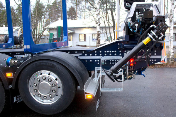 riiko-scania-r730-loglift15