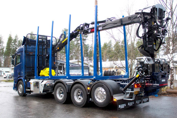 riiko-scania-r730-loglift2