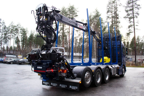 riiko-scania-r730-loglift4