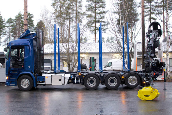 riiko-scania-r730-loglift5