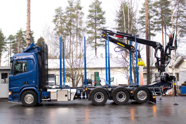 riiko-scania-r730-loglift8