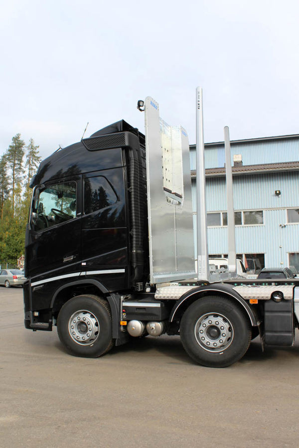 riiko-volvo-fh16-puutavara-auto7