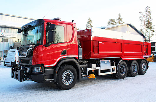 tienhoitoauto-meiren-konekorjaamo-riikonen