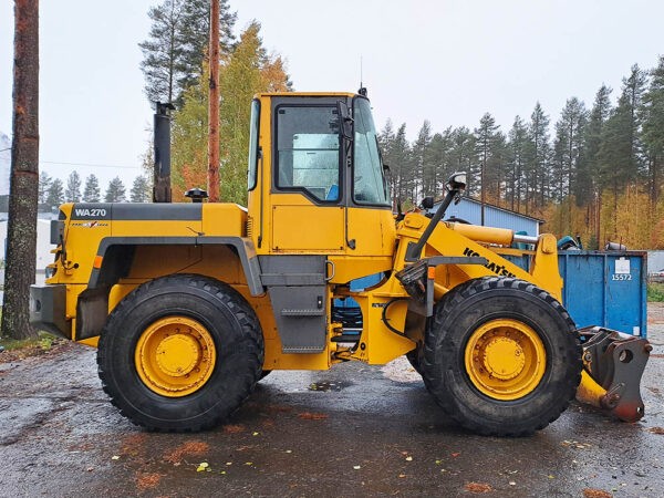 komatsu-wa270-kuormaaja