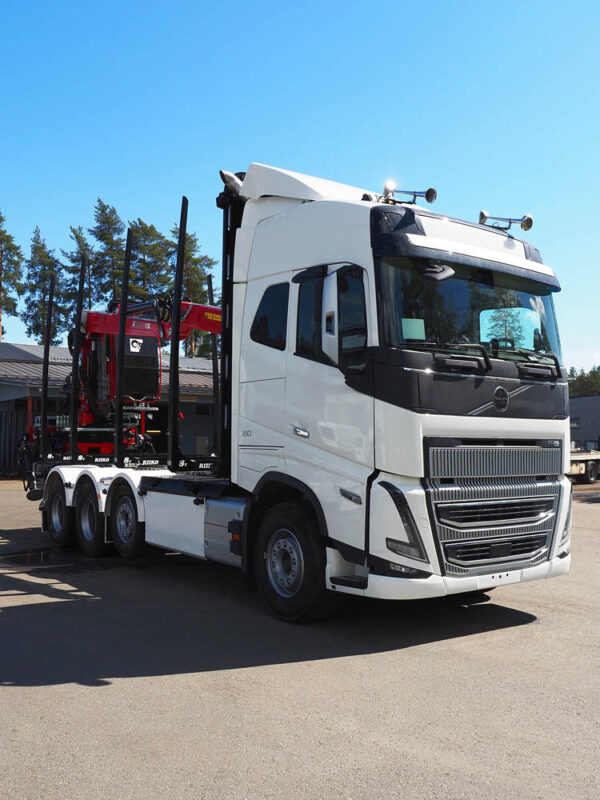 riiko-volvo-loglift