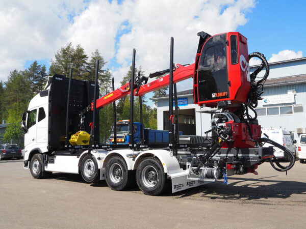 riiko-volvo-loglift10