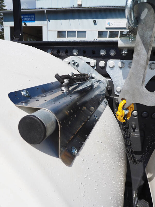 riiko-volvo-loglift18