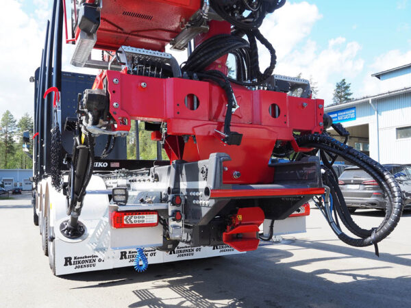 riiko-volvo-loglift20