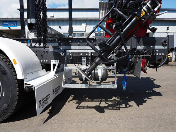 riiko-volvo-loglift21