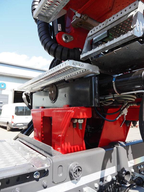 riiko-volvo-loglift22