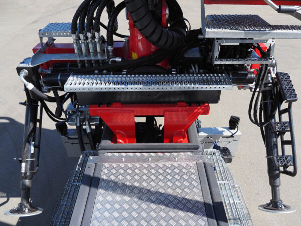 riiko-volvo-loglift23