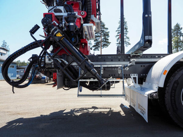 riiko-volvo-loglift25