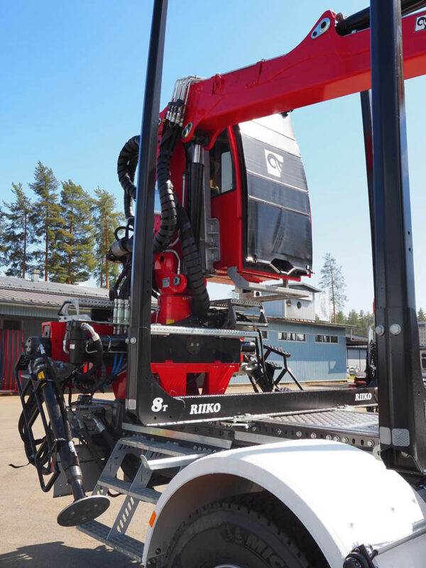 riiko-volvo-loglift27