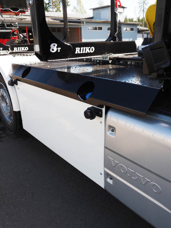 riiko-volvo-loglift29