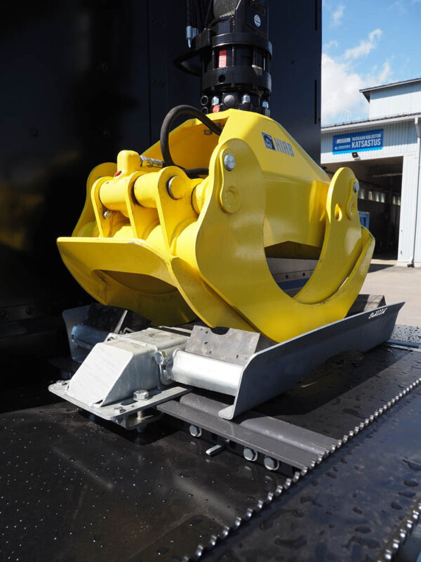 riiko-volvo-loglift30