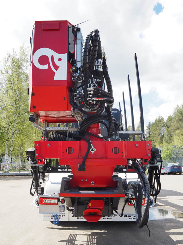 riiko-volvo-loglift4